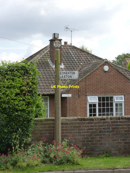 Photo 6"x4" Fingerpost, Newcastle Street Tuxford c2014