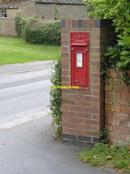 Photo 6"x4" Grove postbox ref DN22 37 Grove\/SK7379 c2014