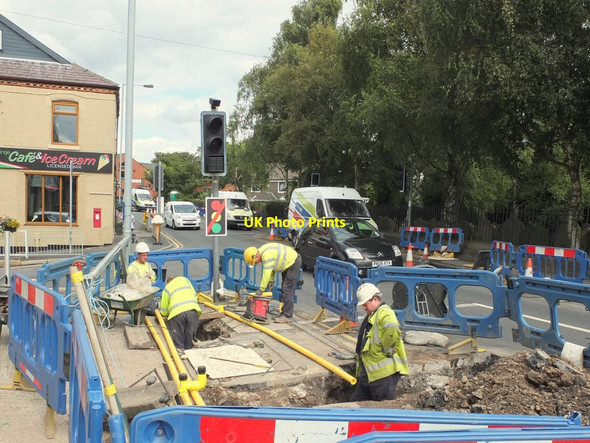 Photo 6"x4" Replacing Gas Pipes, Main Street, Billinge Billinge c2014