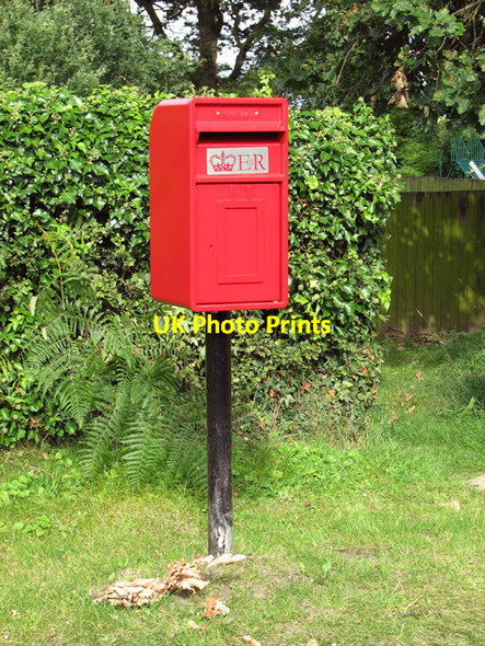 Photo 6"x4" Brand new postbox Bramerton c2014