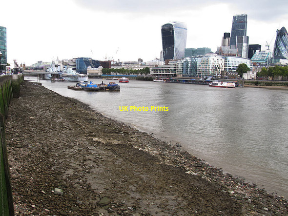 Photo 6"x4" Low tide in the Pool of London London c2014