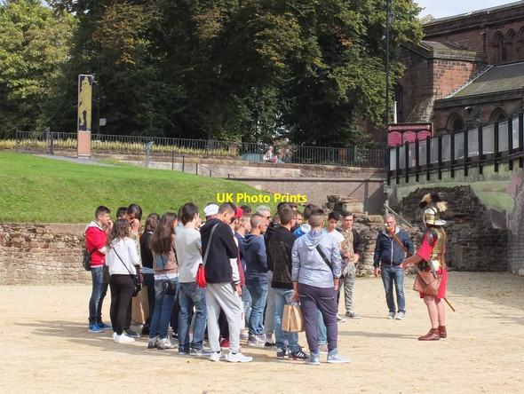 Photo 6"x4" Tourists with Centurion in the Amphitheatre at Chester Chester c2014