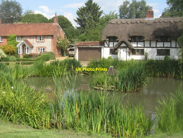 Photo 6"x4" Only in England - Oakley pond East Oakley c2014