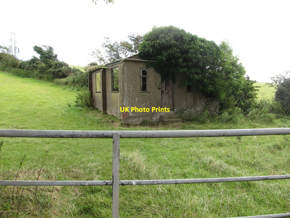 Photo 6"x4" A derelict RAF hut alongside Crew Road Bishops Court\/J5642 c2014