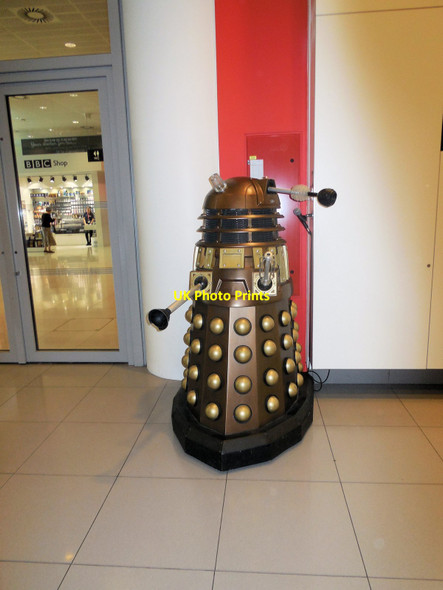 Photo 6"x4" Dalek in Broadcasting House Westminster c2014