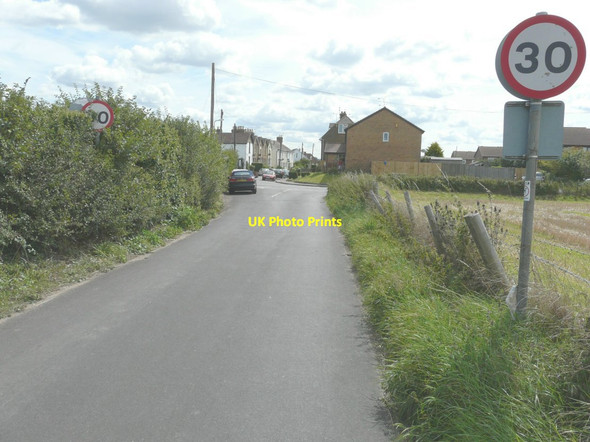 Photo 6"x4" Entering Oare from the northwest Faversham c2014