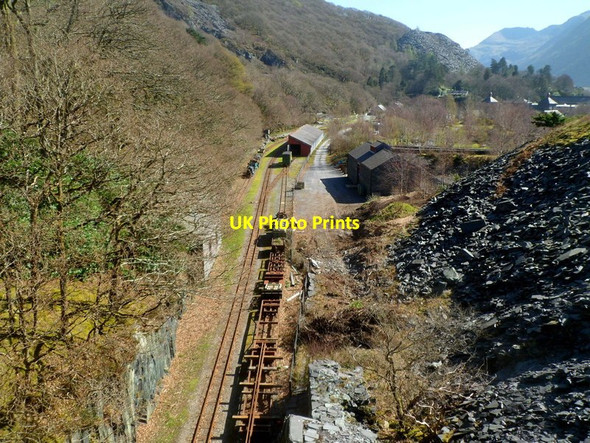 Photo 6"x4" Narrow gauge railway towards Gilfach Ddu station Llanberis c2012