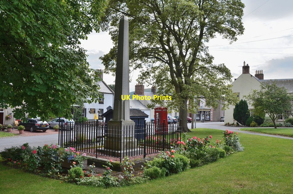 Photo 6"x4" War memorial, Town Yetholm Town Yetholm c2014