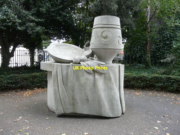Photo 6"x4" Silent Table, Dane John Gardens Canterbury\/TR1457 c2014