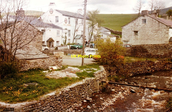 Photo 6"x4" Crown Inn, Horton-in-Ribblesdale in 1986 Horton in Ribblesdale c1986