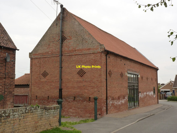 Photo 6"x4" Barn at Meeting House, South Leverton South Leverton c2014