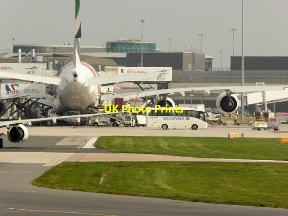 Photo 6"x4" Manchester Airport Terminal 1 Thorns Green c2014