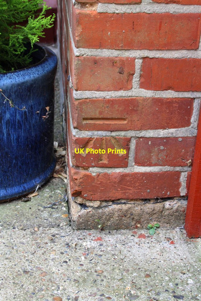 Photo 6"x4" Benchmark on #82 Anderson Avenue Whiteknights c2014
