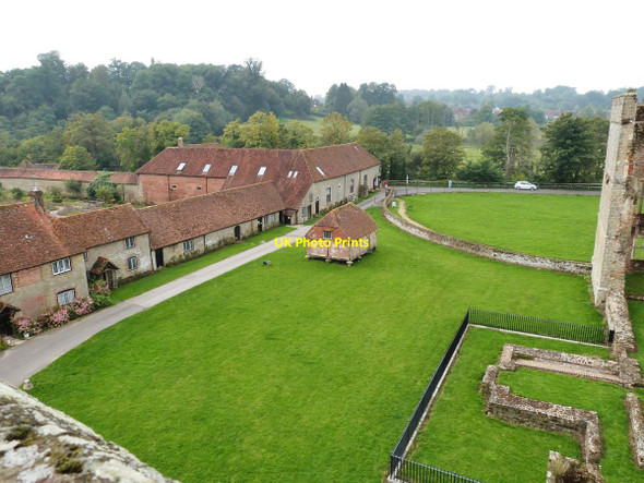 Photo 6"x4" Cowdray Castle ruins, Midhurst c2014