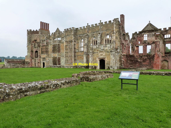 Photo 6"x4" Cowdray Castle ruins, Midhurst c2014