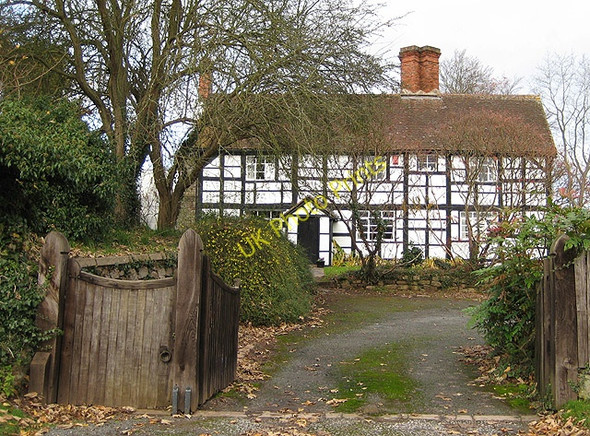 Photo 6"x4" Attractive black and white house Sutton St Nicholas c2008