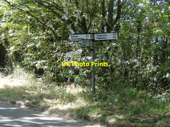 Photo 6"x4" Fingerpost on Hawthorn Road East Green\/TM4065 c2014