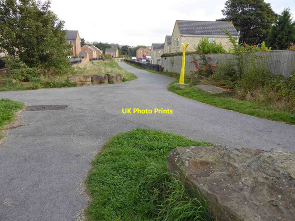 Photo 6"x4" Sustrans marker post on route 66 Heckmondwike c2014