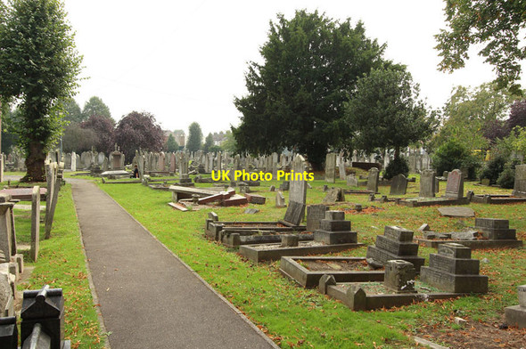 Photo 6"x4" St Mary, High Street, Great Ilford - Churchyard Ilford\/TQ4486 c2014