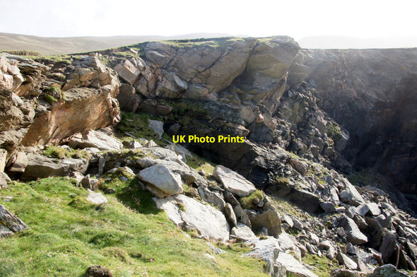 Photo 6"x4" Overhanging rocks at the head of the Geo of North Brough, Flubersgerdie, west of Woodwick Quoys\/HP6112 c2014