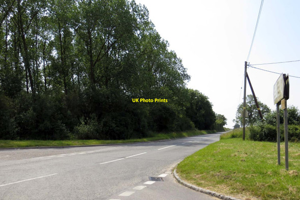 Photo 6"x4" The road to Edgcott Calvert c2014