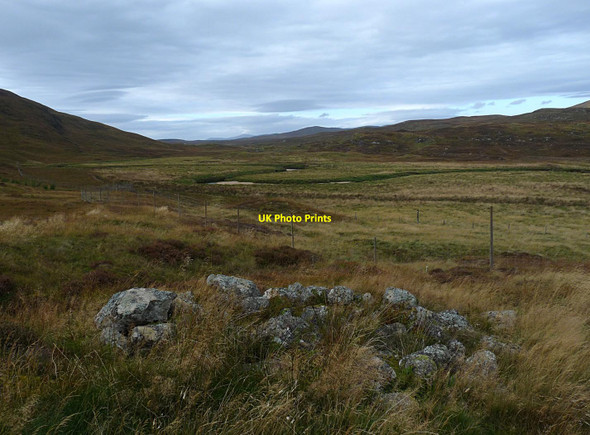 Photo 6"x4" Ruined building by the Allt nan Sac, Sutherland Loch na Pulaig c2014