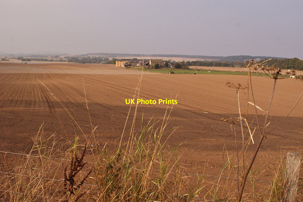 Photo 6"x4" Over the field to Northleys Luncarty\/NO0929 c2014