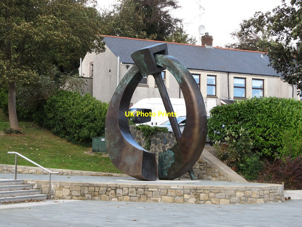 Photo 6"x4" The Penannular Brooch Sculpture outside St Patrick's Interpretive Centre Downpatrick c2014