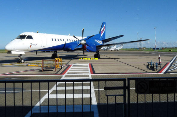 Photo 6"x4" On stance at Norwich International Airport Hellesdon c2014