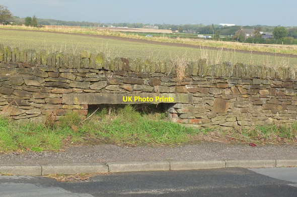 Photo 6"x4" Unusual lintel feature in dry stone wall on Alder Lane, Billinge Crank c2014