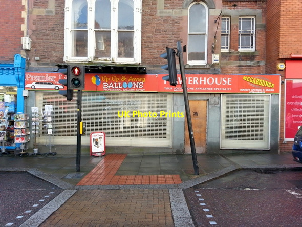 Photo 6"x4" Empty shop in Gloucester Road, Ross-on-Wye Ross-on-Wye c2014