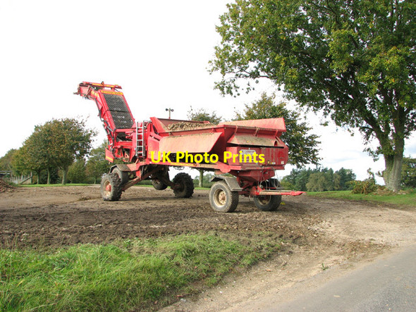 Photo 6"x4" Sugar beet harvester Upper Stoke\/TG2502 c2014
