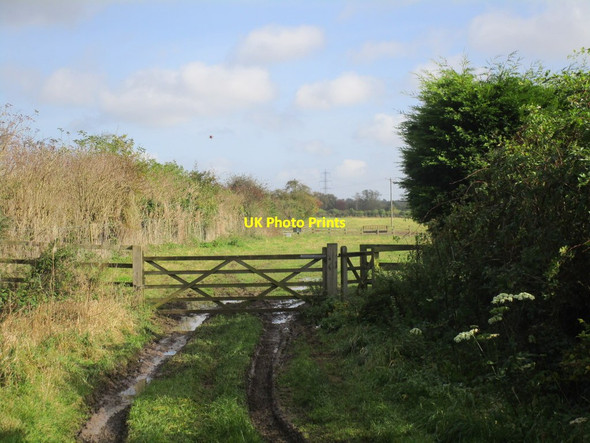 Photo 6"x4" Gate and entrance to footpath Walkington c2014