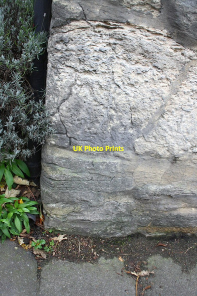 Photo 6"x4" Weathered benchmark on 'The Old Bakery' Woodstock\/SP4416 c2014
