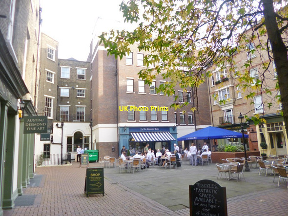 Photo 6"x4" Bloomsbury, Pied Bull Yard London c2014