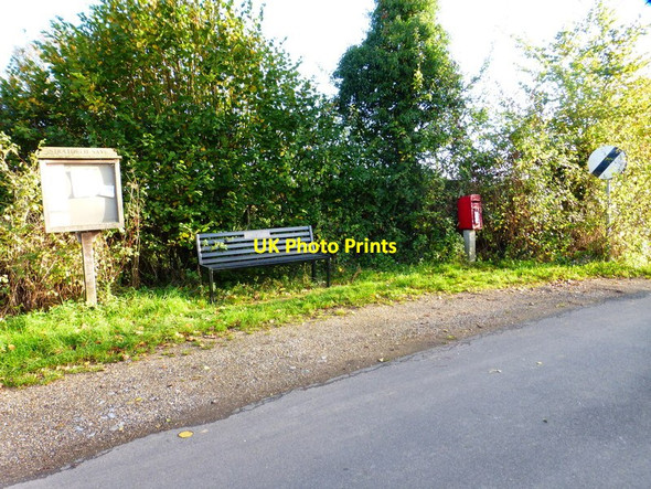 Photo 6"x4" Space for a rest on Folly Lane Fair Oak Green c2014