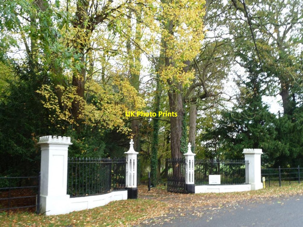 Photo 6"x4" Gateway entrance, Shillington Manor, Apsley End Road Apsley End c2014