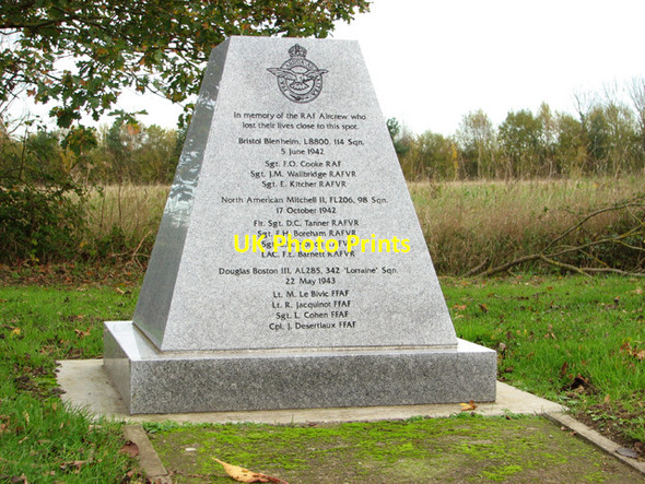 Photo 6"x4" RAF memorial Weasenham St Peter c2014 P1