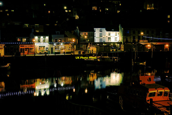 Photo 6"x4" Whitby: lifeboats and pubs Whitby\/NZ8910 c2014