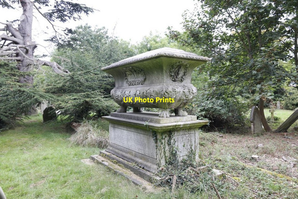 Photo 6"x4" Cleared round the Tomb Reading c2014