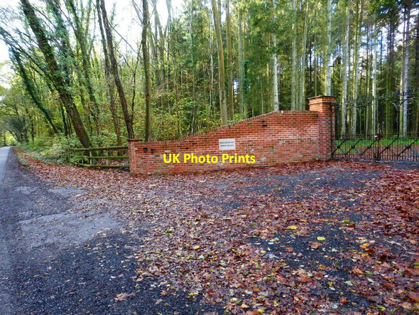 Photo 6"x4" Entrance gateway to Beaurepaire Farm House Cufaude c2014