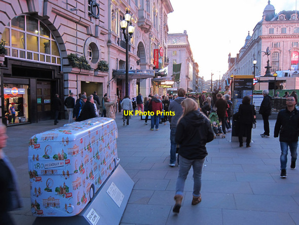 Photo 6"x4" Bus Art, 'Cath Kidston London Scene' Westminster c2014 P1