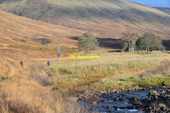 Photo 6"x4" Approaching Glensulaig Bothy Glensulaig c2014