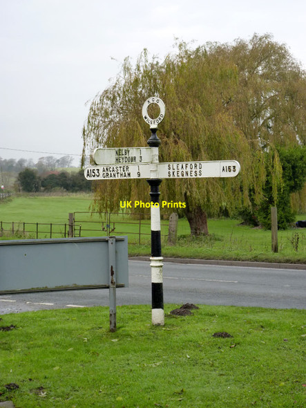 Photo 6"x4" Fingerpost at Wilsford Wilsford\/TF0043 c2014