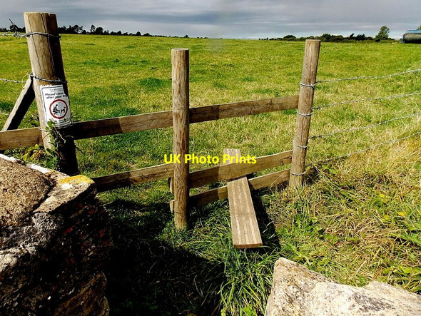 Photo 6"x4" Not a stile near Whychurch Farm, Malmesbury Malmesbury c2014