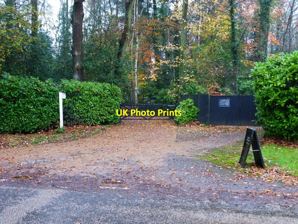 Photo 6"x4" Shared entrance on the corner of Philpot Lane Woking c2014