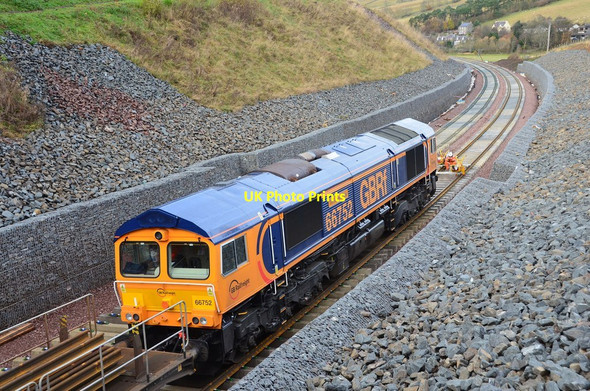 Photo 6"x4" Track-laying train at Stow Station Stagehall c2014