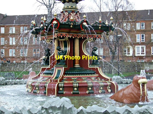 Photo 6"x4" Fountain Gardens fountain Paisley c2014 P1