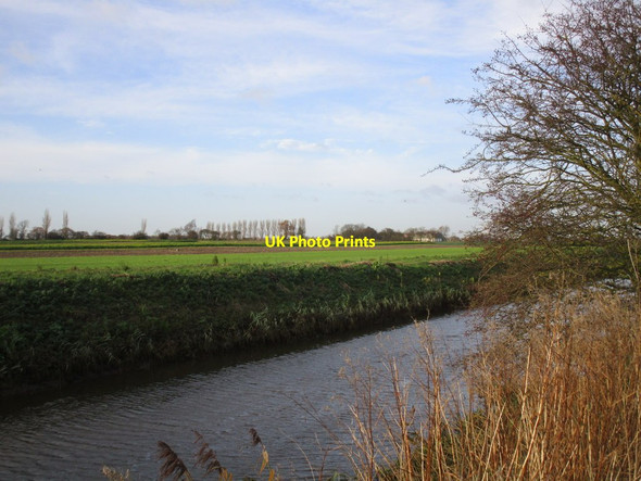 Photo 6"x4" The Market Weighton Canal and Wholsea Farm Hive c2014