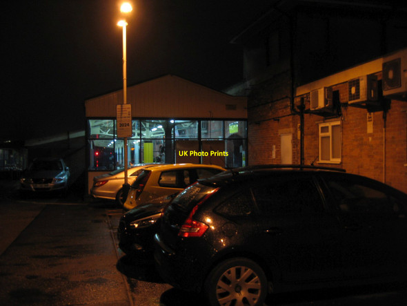 Photo 6"x4" Basingstoke station at night Basingstoke c2014